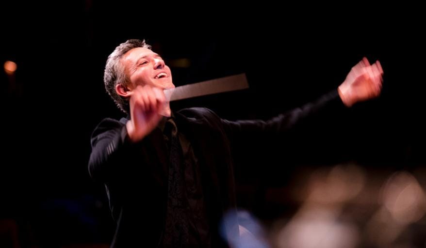 Jamie Kirsch conducting Chorus pro Musica